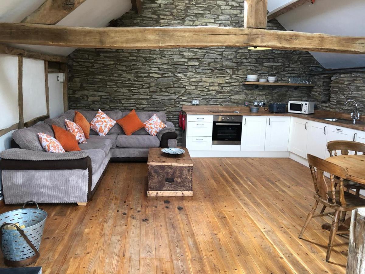 Hay Barn, Penrheol Farm, Unique Barn Conversion Builth Wells Exterior photo